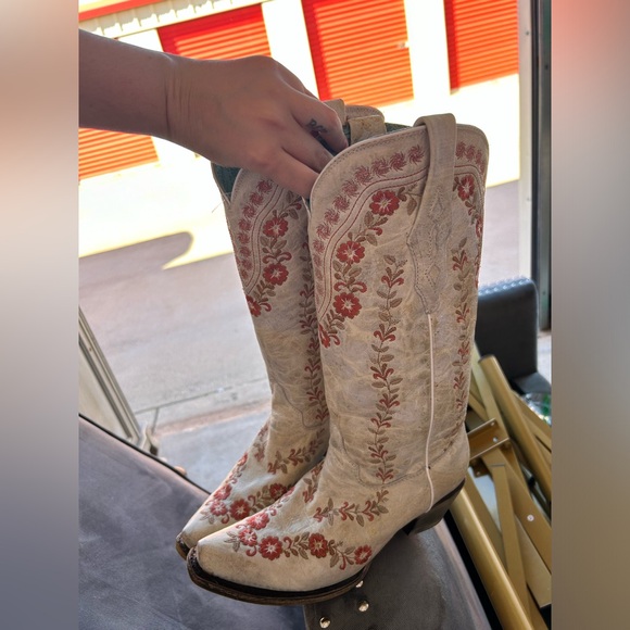 Corral white embroidered boots - Picture 1 of 6